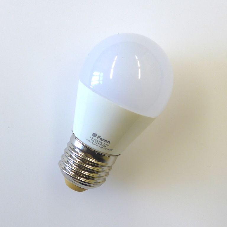 Лампа светодиодная LED 7вт E27,шар белый Feron