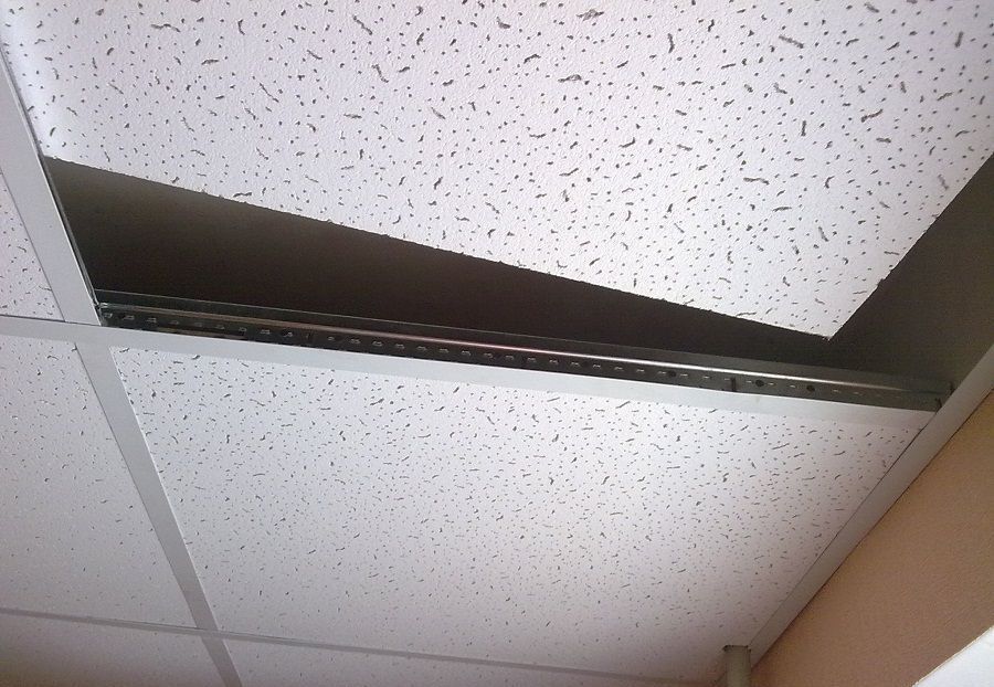 Потолок подвесной Армстронг для офиса