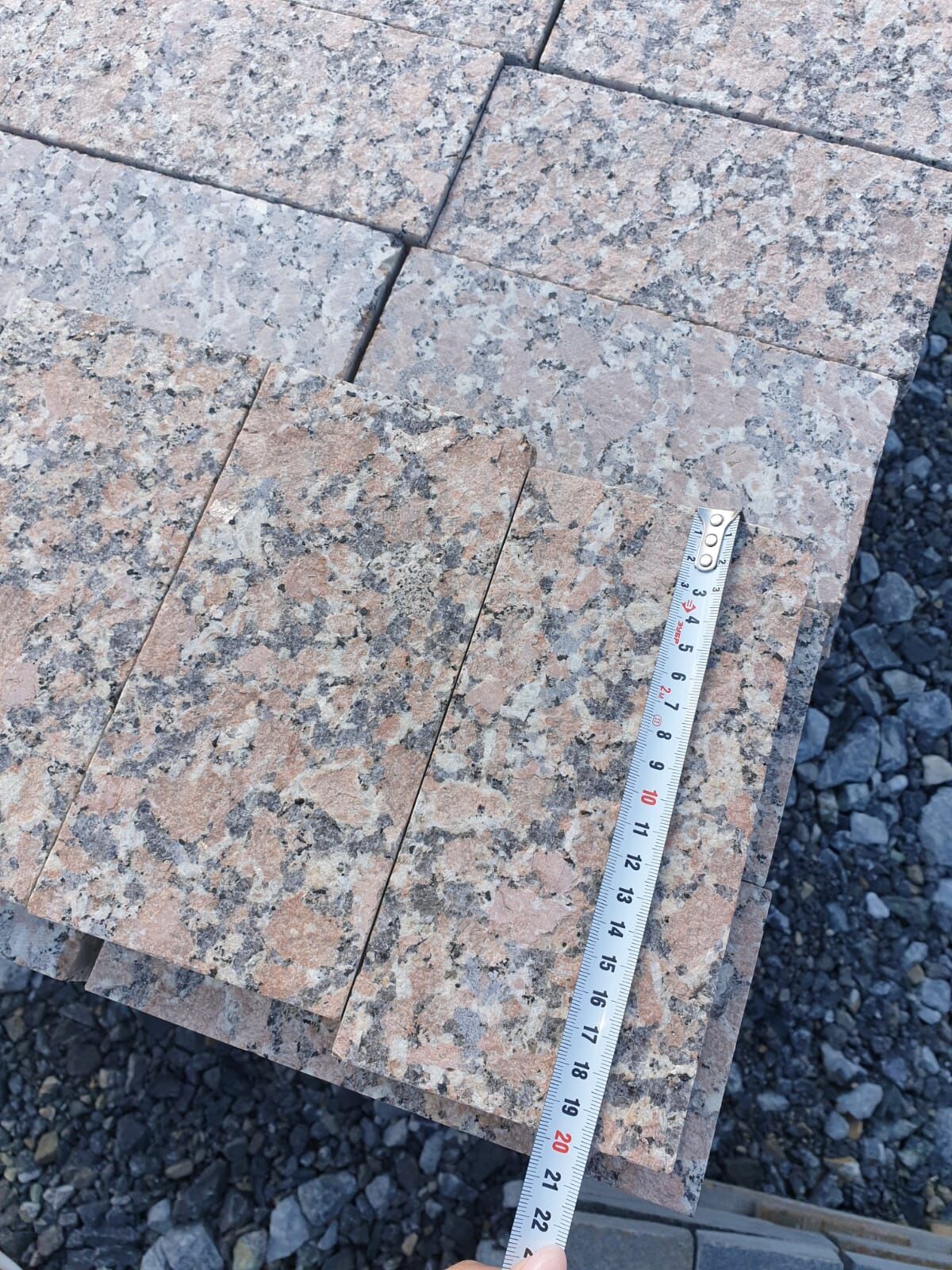 Брусчатка гранитная, тротуарная плитка из натурального камня 100*200*50мм (Южно-Султаевская) пиленная. Термо