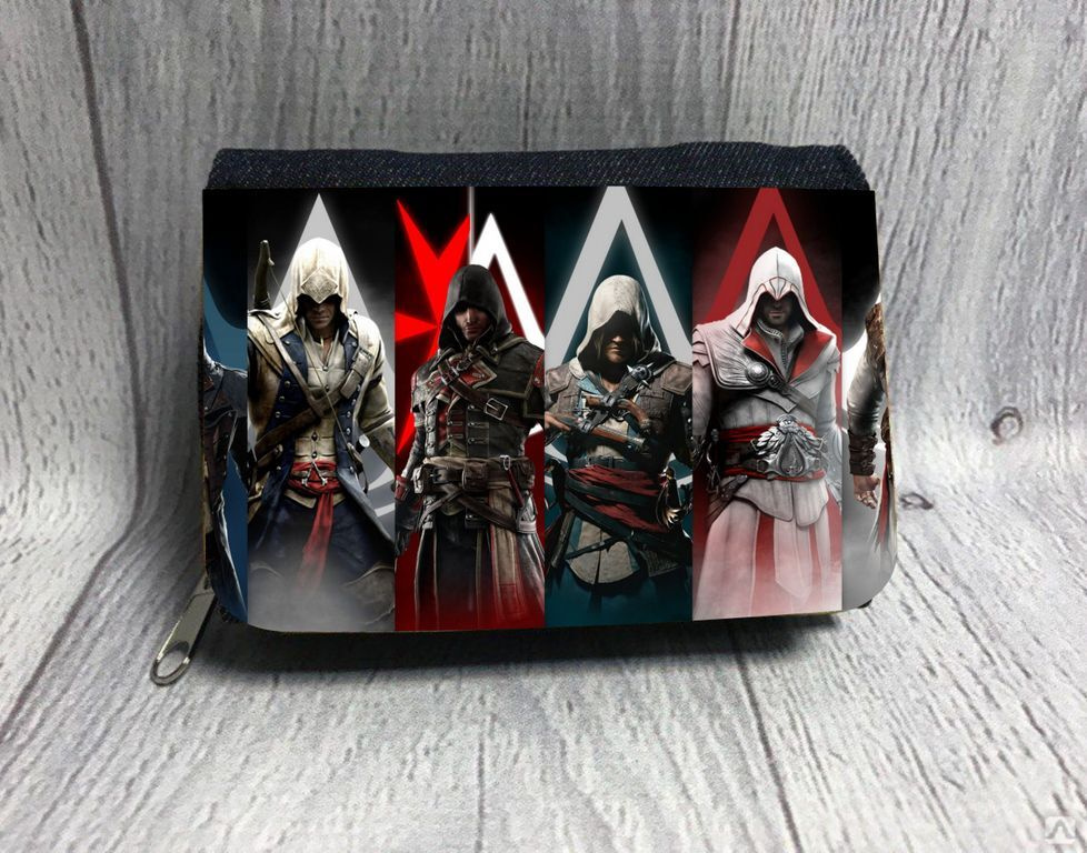 Мухоморы assassins creed. Триптих ассасин Крид. Подарок на др ассасин Крид. Чехол ассасин Крид. Цепочка Assassins Creed.