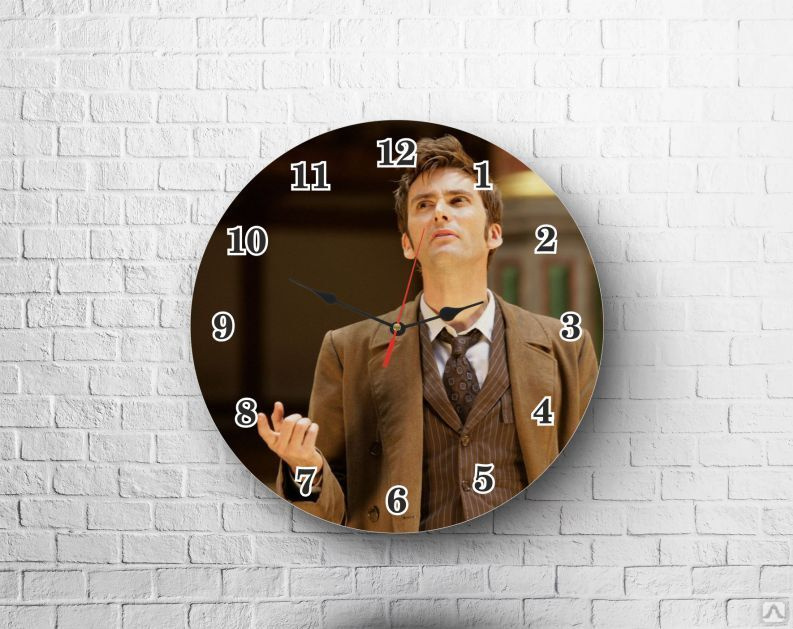 Доктор час doctor clock. Часы доктор. Часы доктора кто. Часы мастера доктор кто. Настенные часы доктор кто.